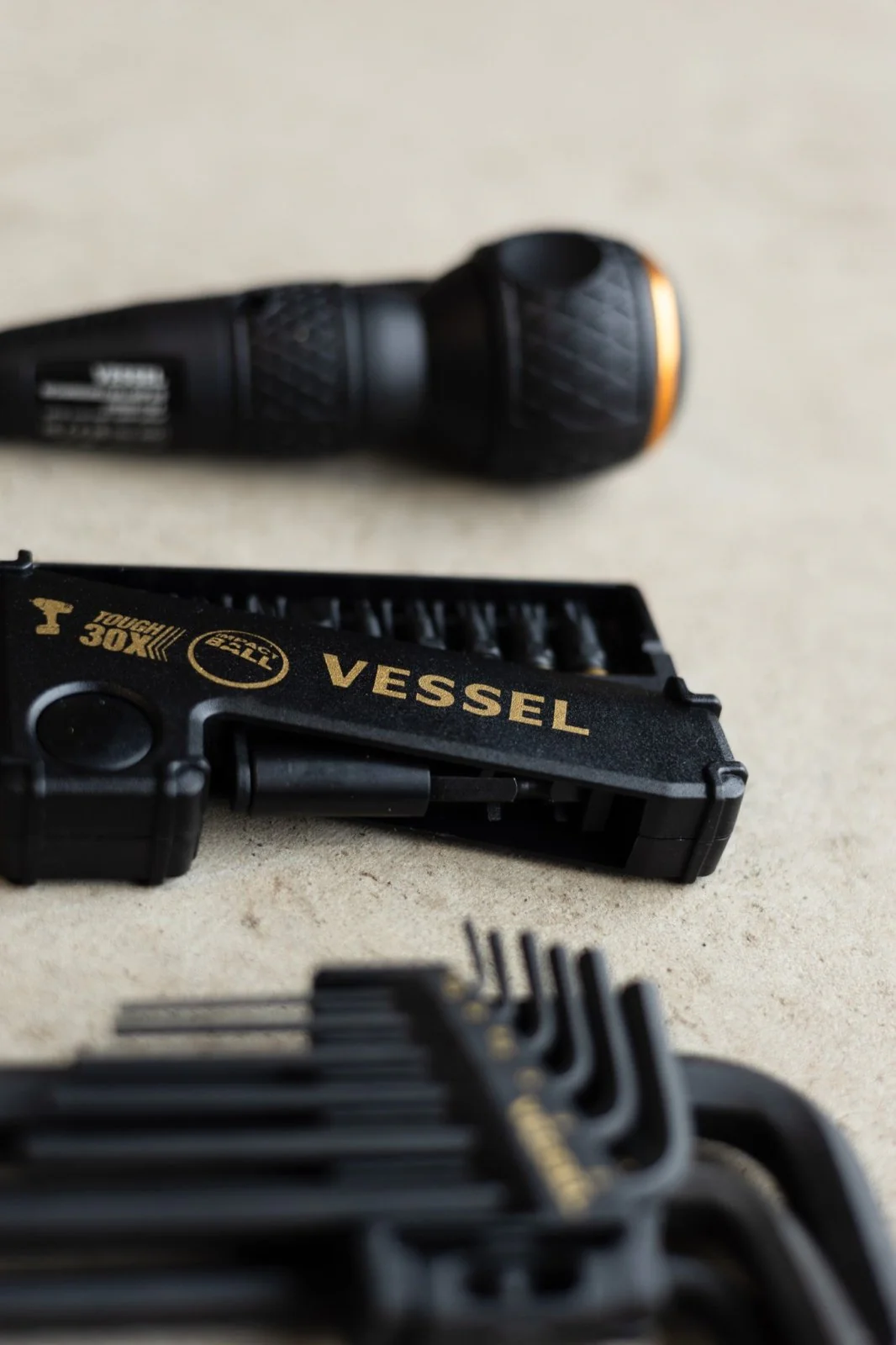 LIMITED EDITION - Vessel USB Rechargeable BALL GRIP Screwdriver Limited Edition Gold Kit - Image 6