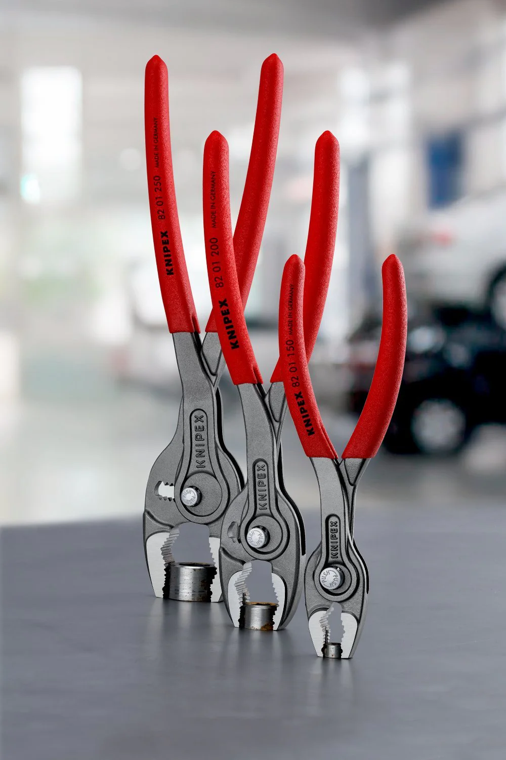 KNIPEX 82 01 250 TwinGrip Slip Joint Pliers 250mm - Image 4