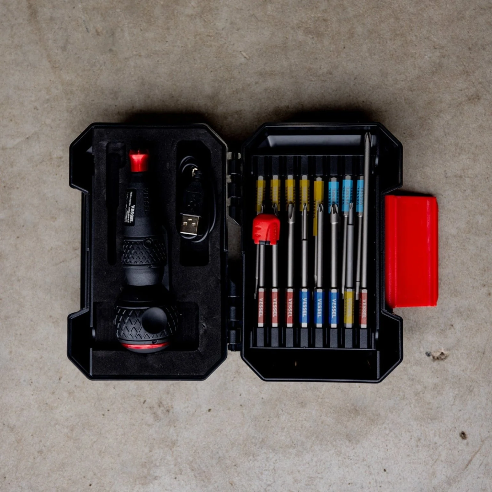 Vessel 16-Piece Gosai Bit Set with 220USB Rechargeable Ball Grip Screwdriver